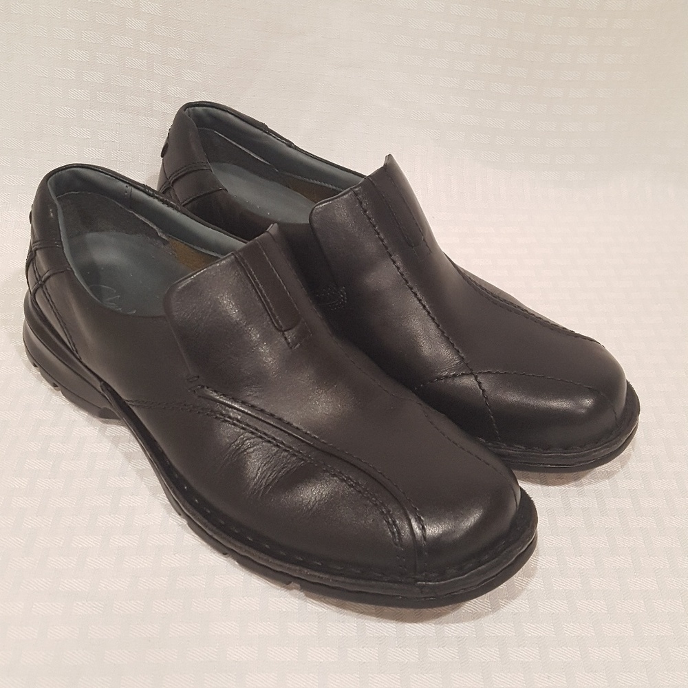 Men's Clarks Black Slip-on Loafer 10M